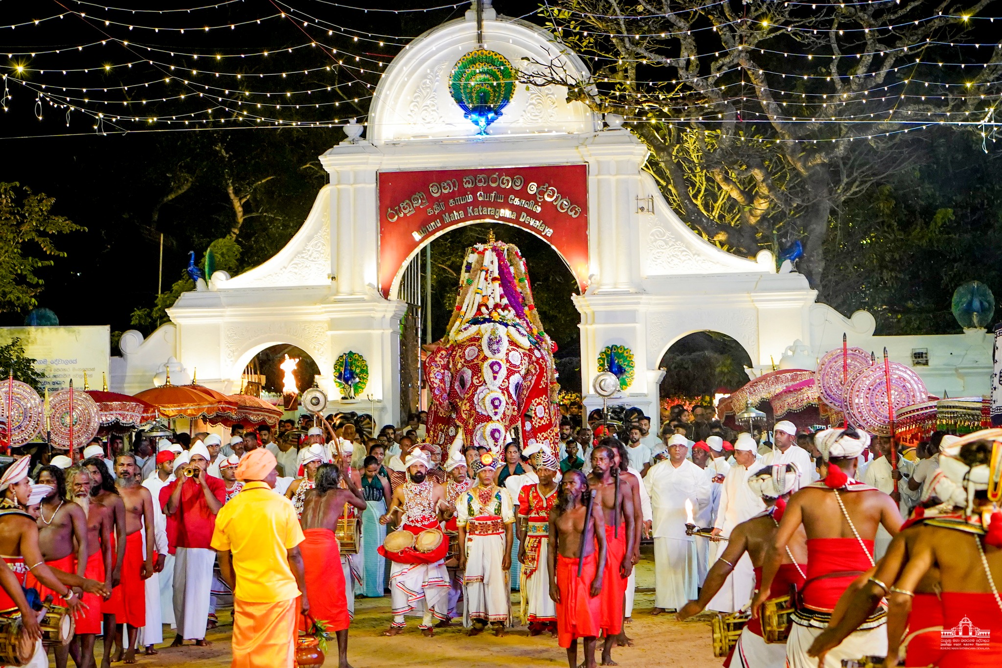 Kataragama and Kirinda Temple Tour from Hambantota Port