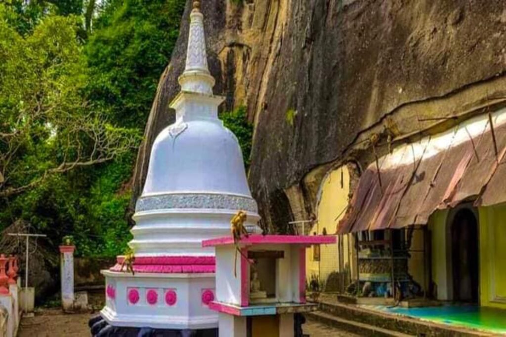 Mulkirigala Rock Temple Tour from Hambantota Port 2